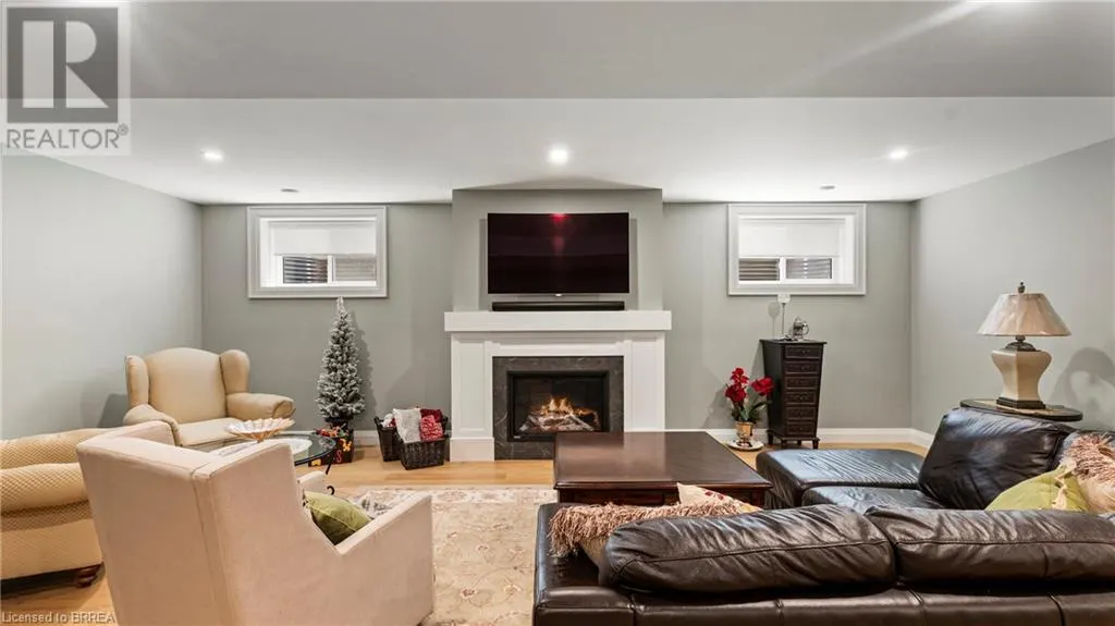 52 BEECHNUT Lane