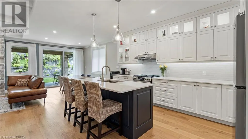 52 BEECHNUT Lane
