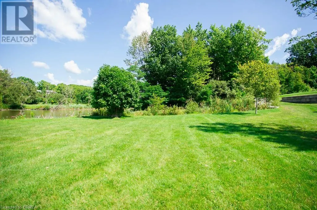 52 BEECHNUT Lane