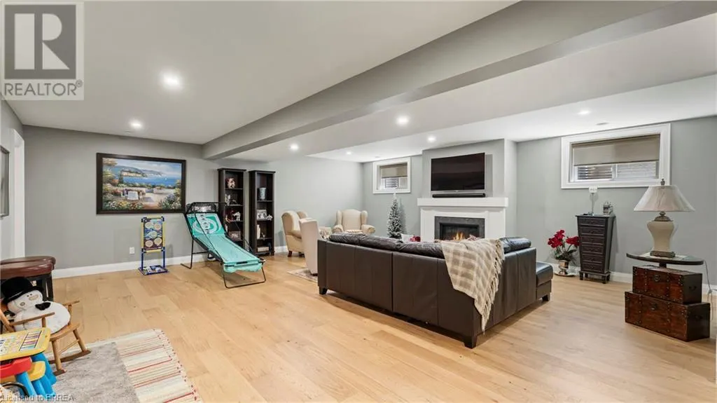 52 BEECHNUT Lane
