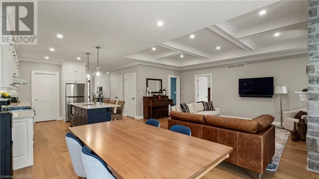 52 BEECHNUT Lane