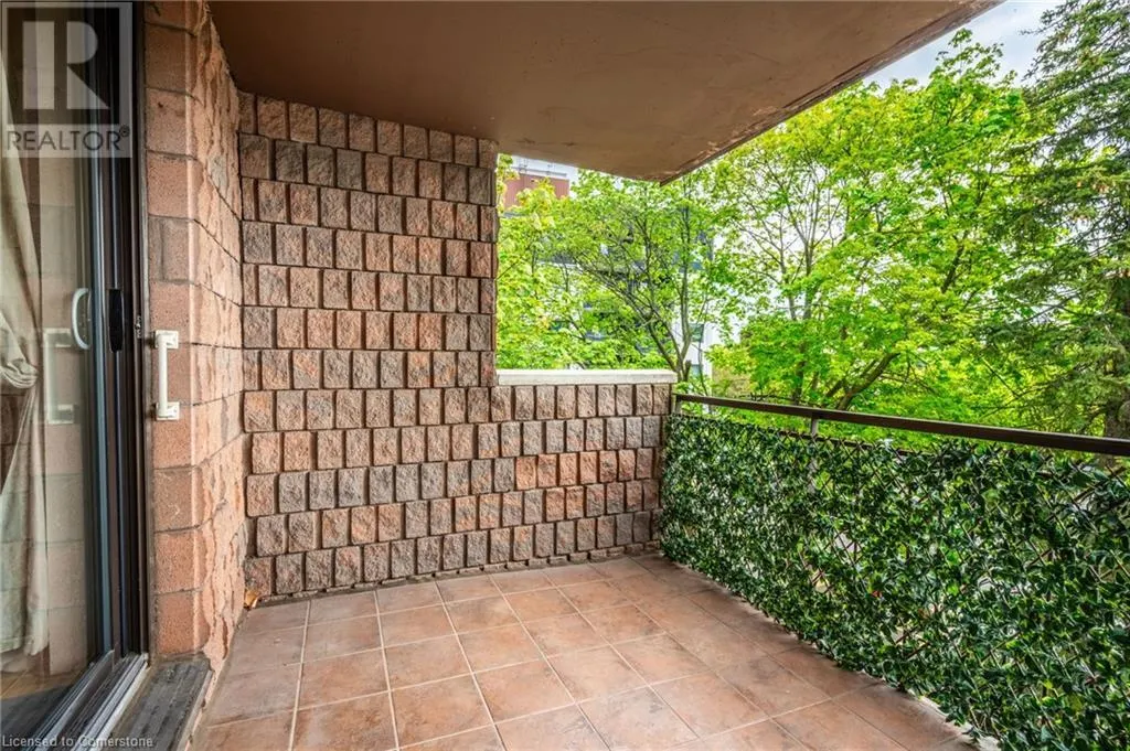 28 ROBINSON Street N Unit# 305, #305