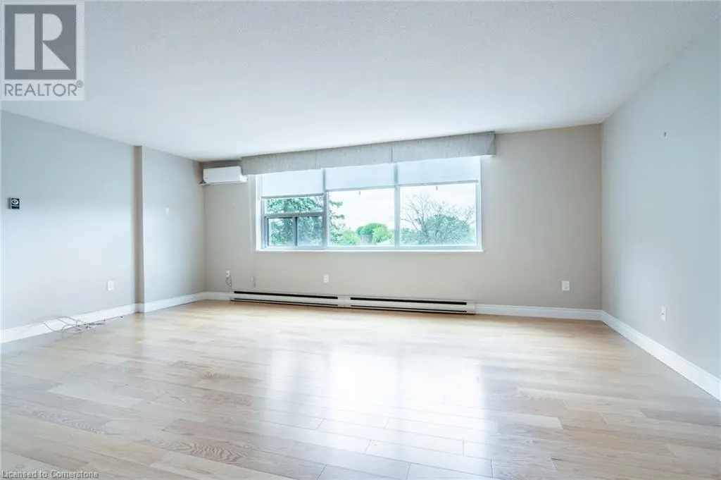 28 ROBINSON Street N Unit# 305, #305