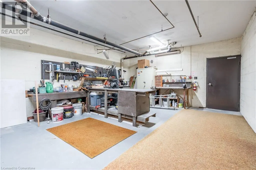 28 ROBINSON Street N Unit# 305, #305