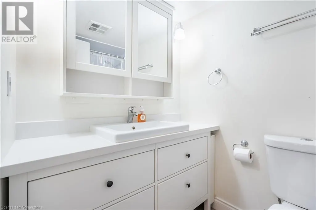 28 ROBINSON Street N Unit# 305, #305