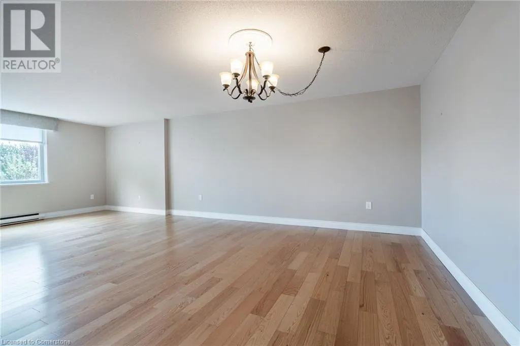 28 ROBINSON Street N Unit# 305, #305