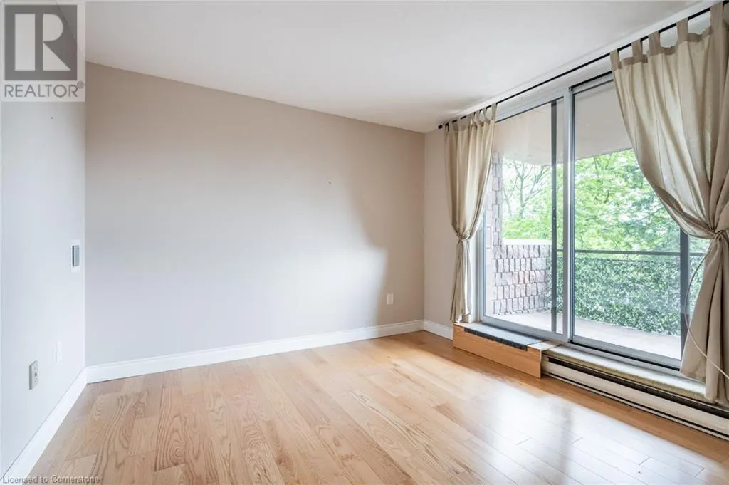 28 ROBINSON Street N Unit# 305, #305