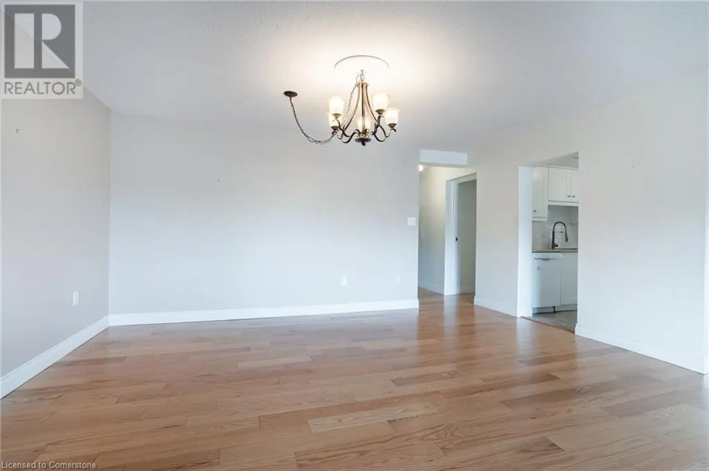 28 ROBINSON Street N Unit# 305, #305