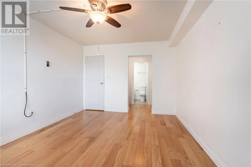 28 ROBINSON Street N Unit# 305, #305