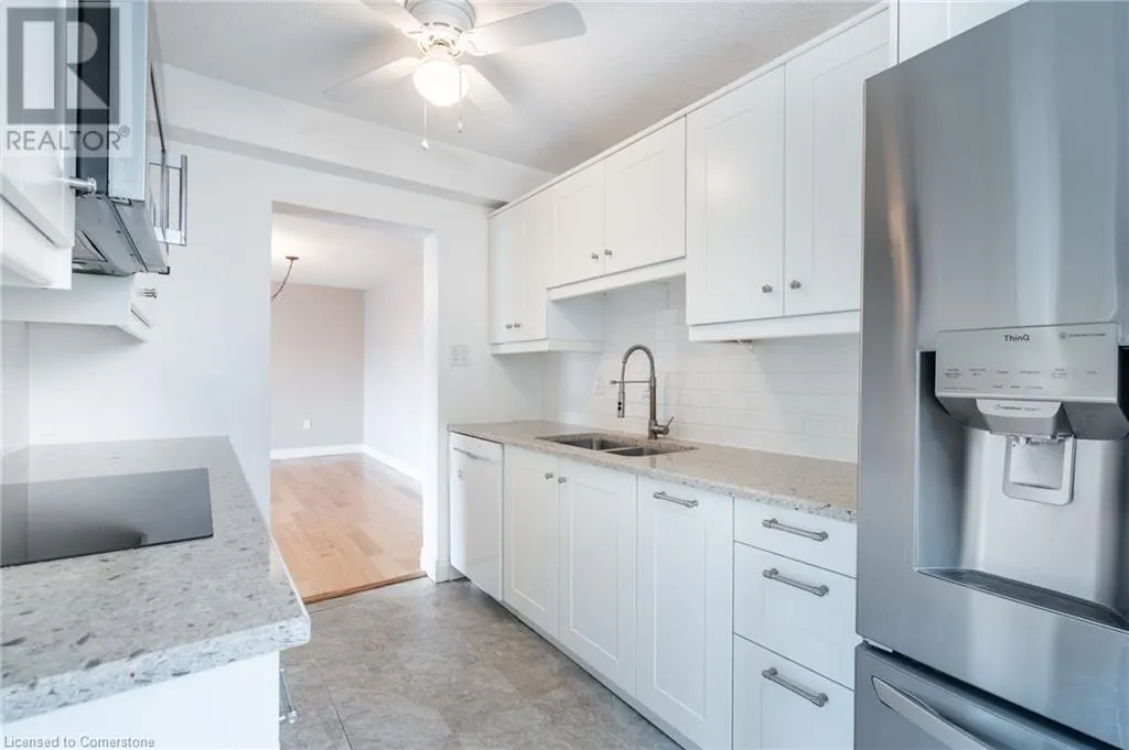 28 ROBINSON Street N Unit# 305, #305