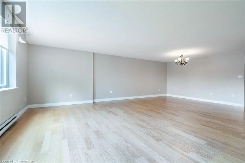 28 ROBINSON Street N Unit# 305, #305