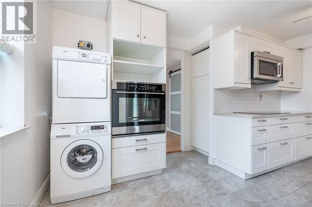 28 ROBINSON Street N Unit# 305, #305