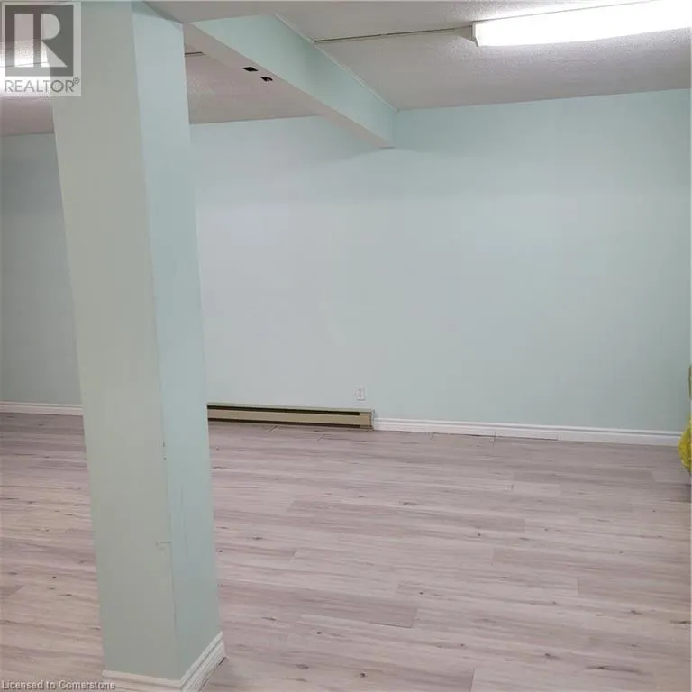 382 QUEEN Street W Unit# Lower Studio