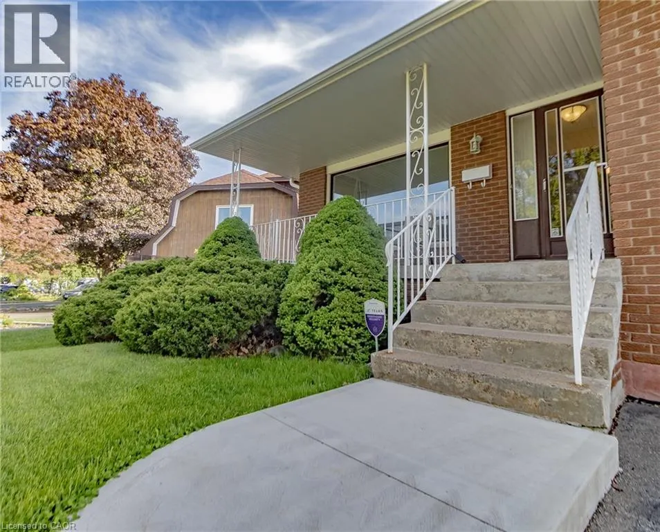 20 MANORCREST Street