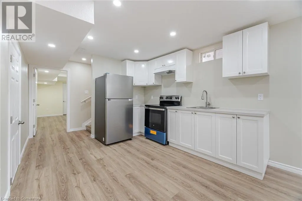 32 GEORGE BRIER Drive W