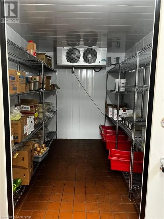 190 KING GEORGE Road Unit# 3, #3