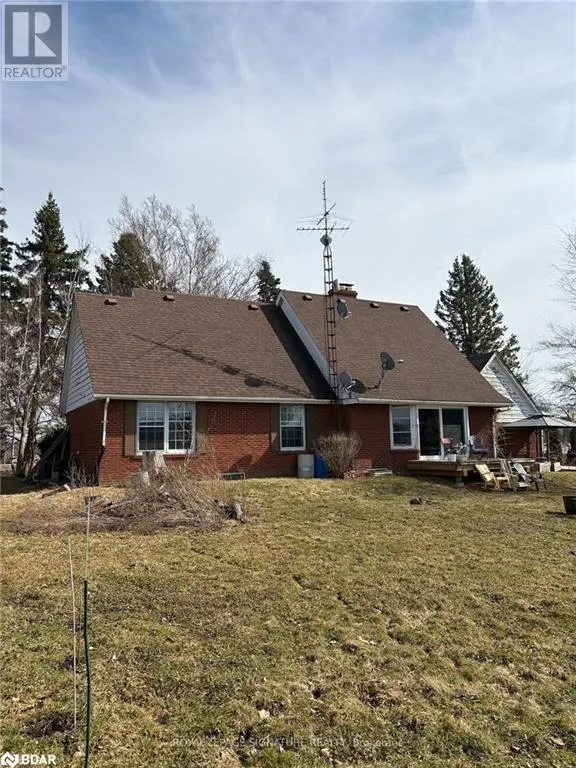 2492 UPPER JAMES Street