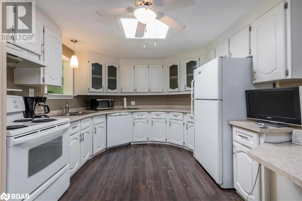 18 RIVERVIEW Circle