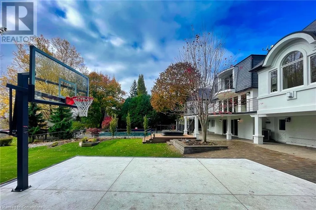 34 MAPLE Avenue