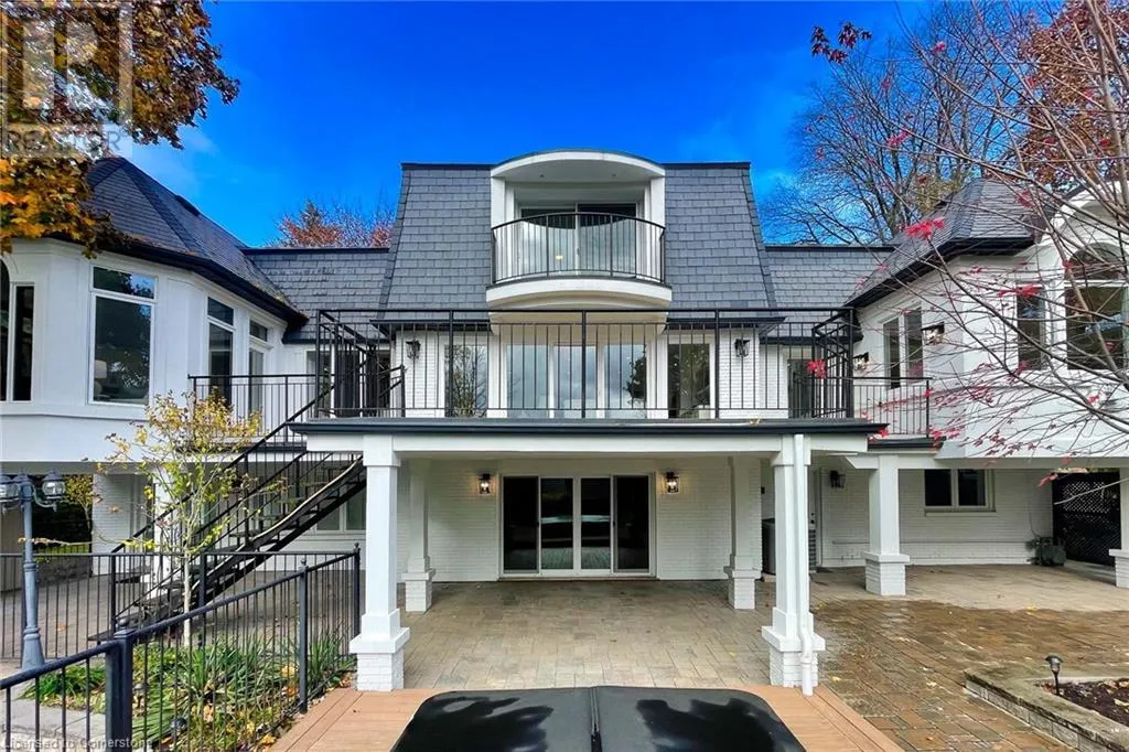 34 MAPLE Avenue