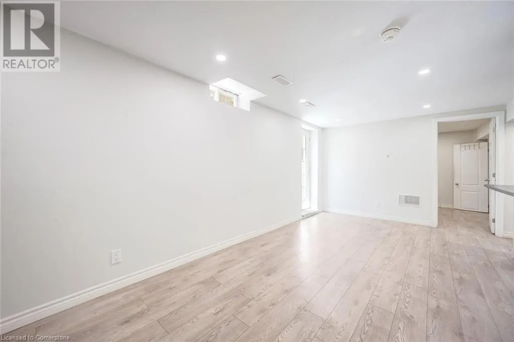 17 NANTUCKET Crescent