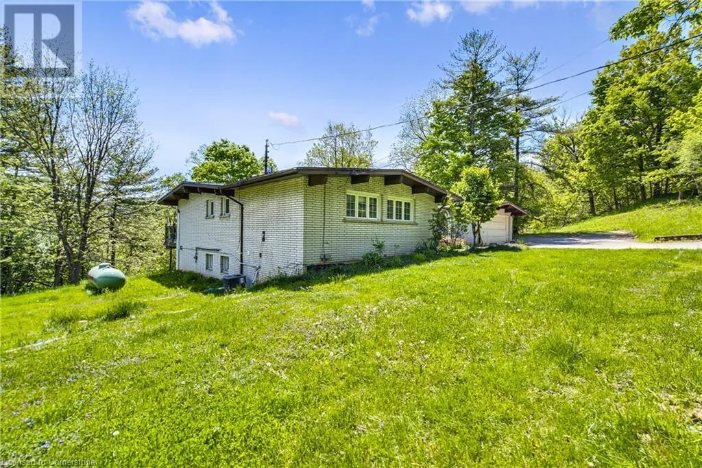 932 OLD DUNDAS Road