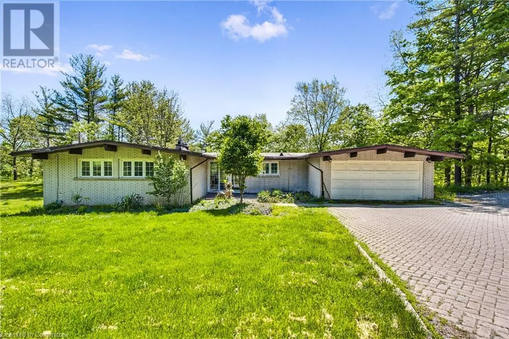932 OLD DUNDAS Road