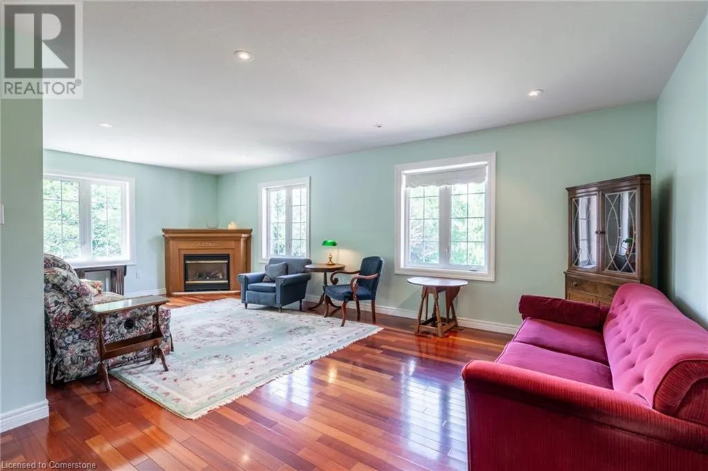 86 RIDGE Road E