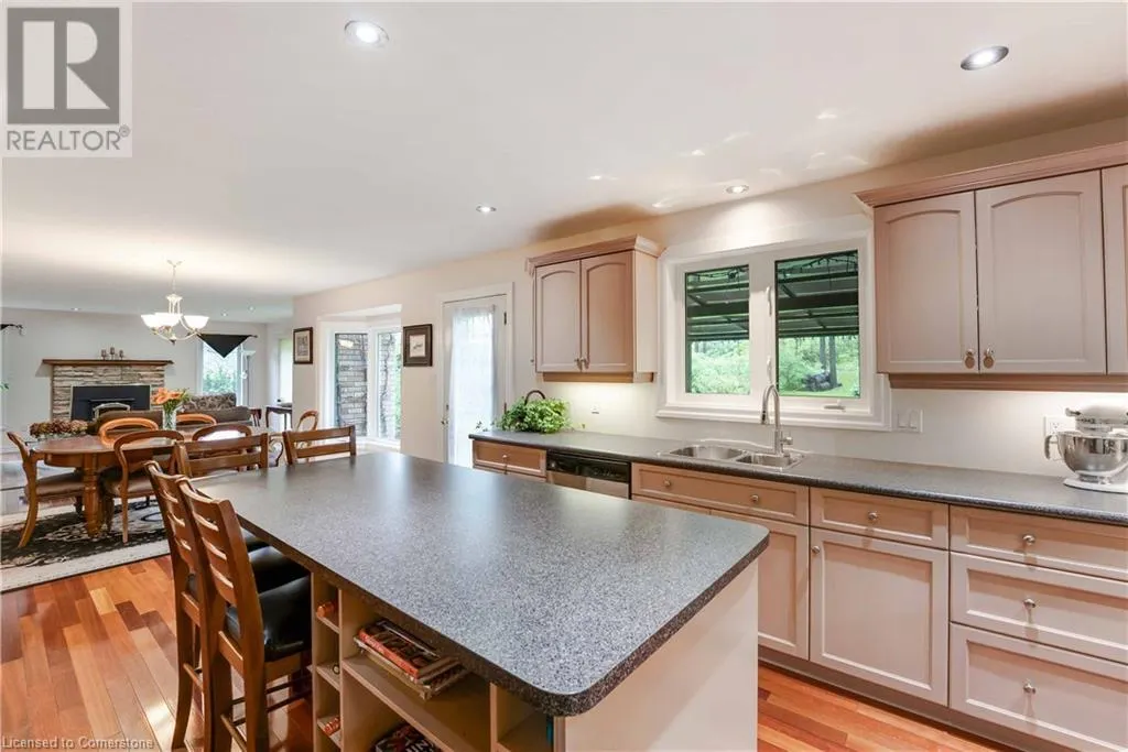 86 RIDGE Road E