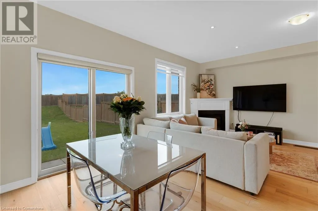 21 PINOT Crescent