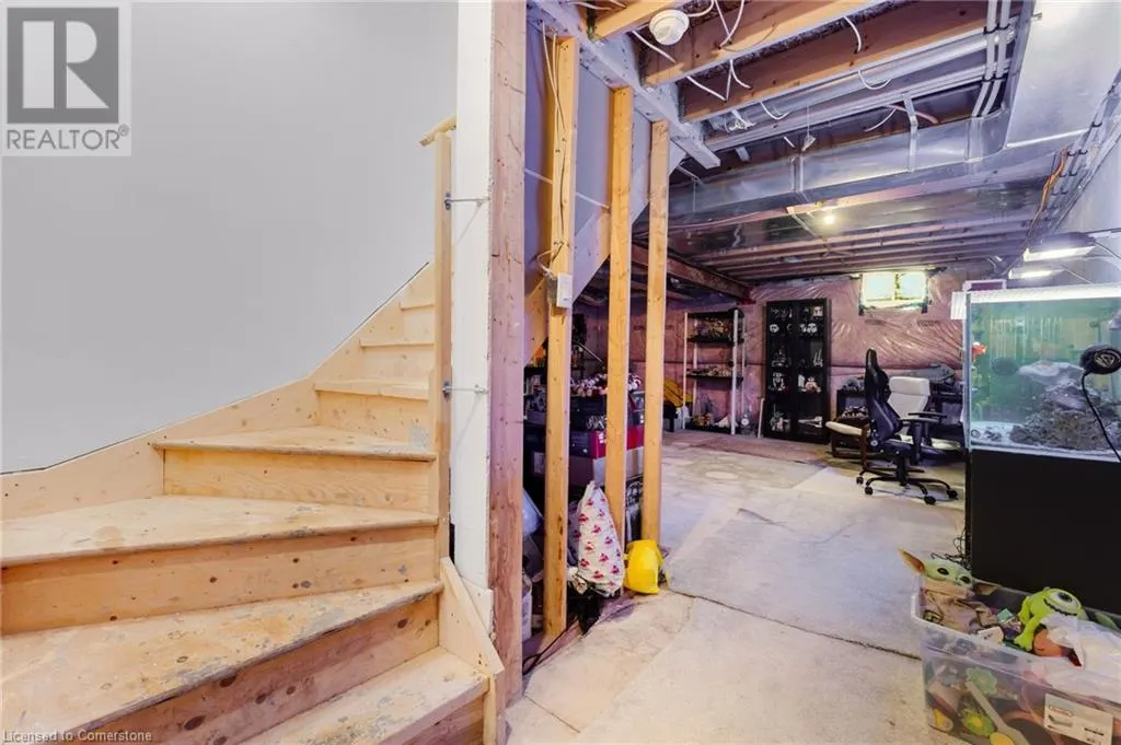 21 PINOT Crescent