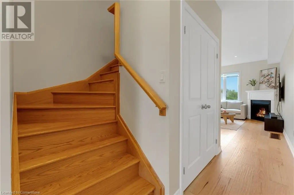 21 PINOT Crescent