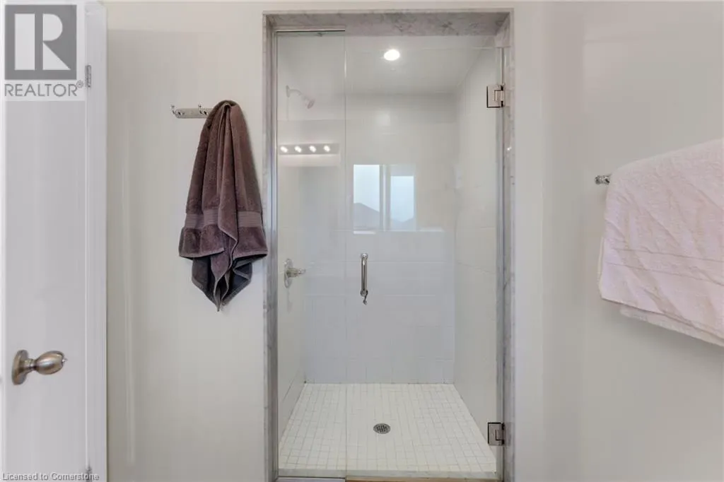 21 PINOT Crescent