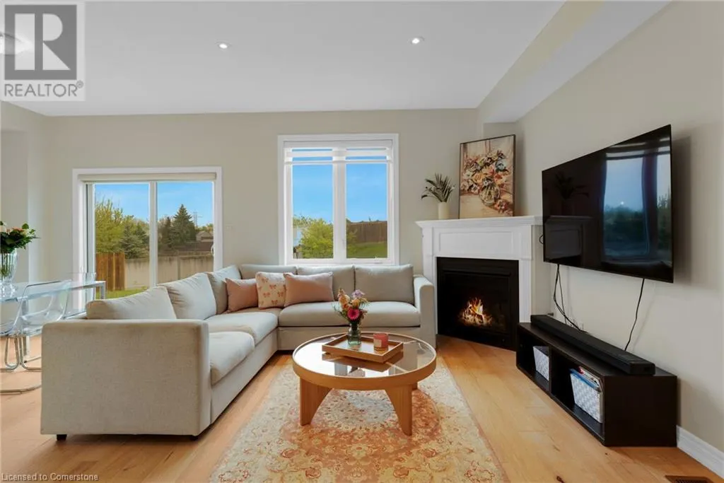 21 PINOT Crescent