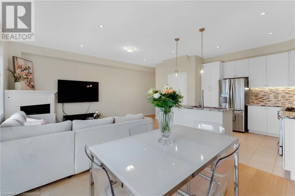 21 PINOT Crescent