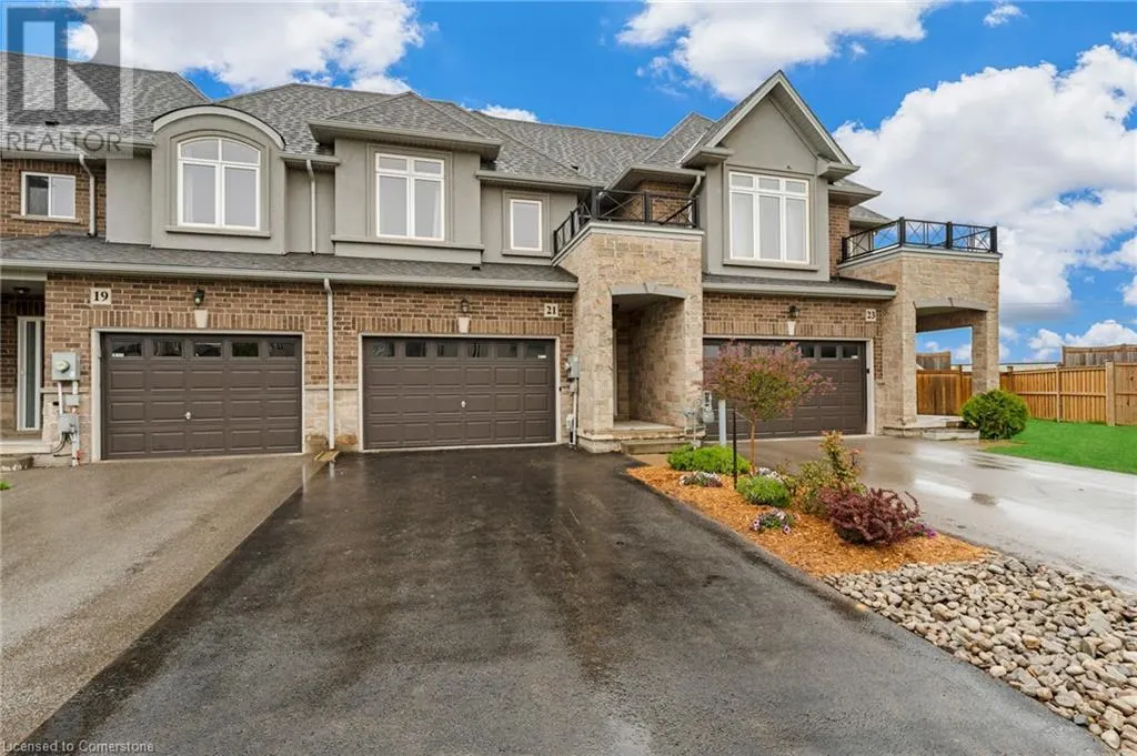 21 PINOT Crescent