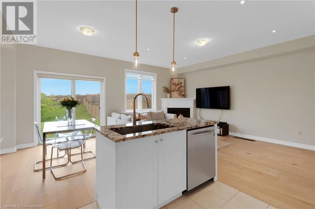 21 PINOT Crescent