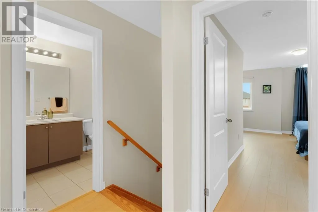 21 PINOT Crescent