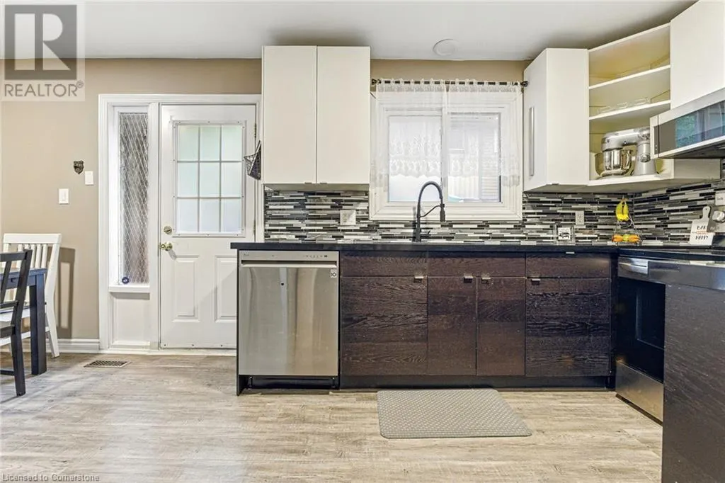 1344 COLONSAY Drive