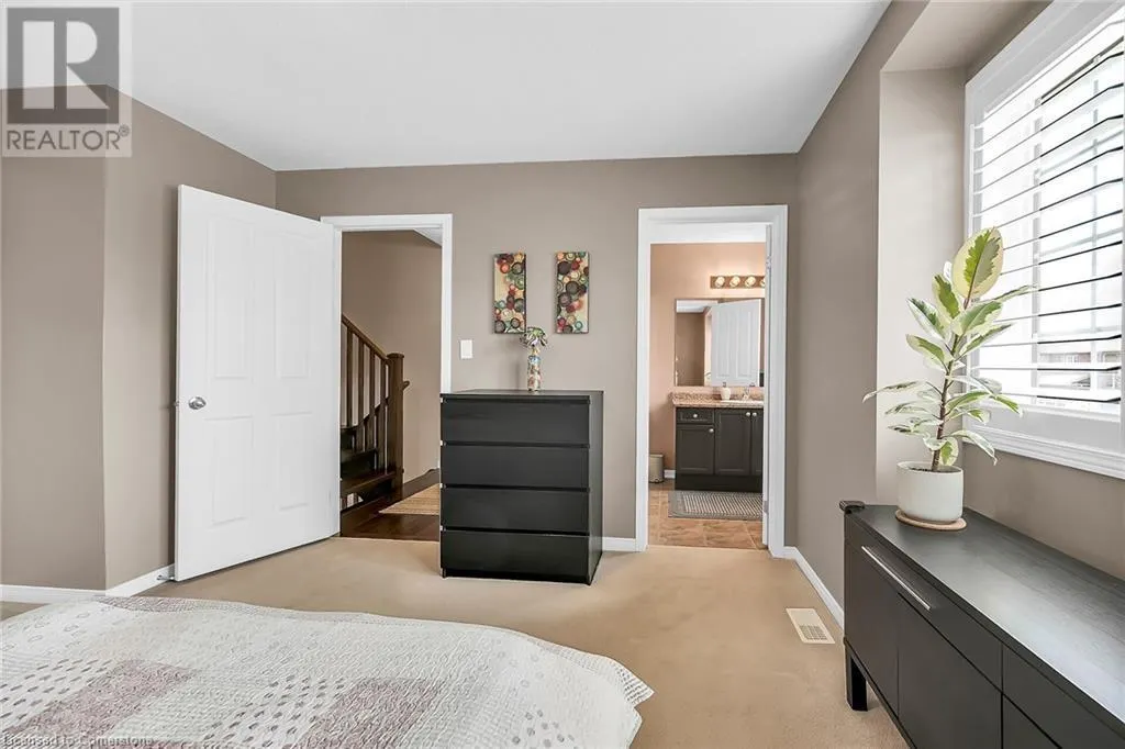 121 BANKFIELD CRESCENT Crescent