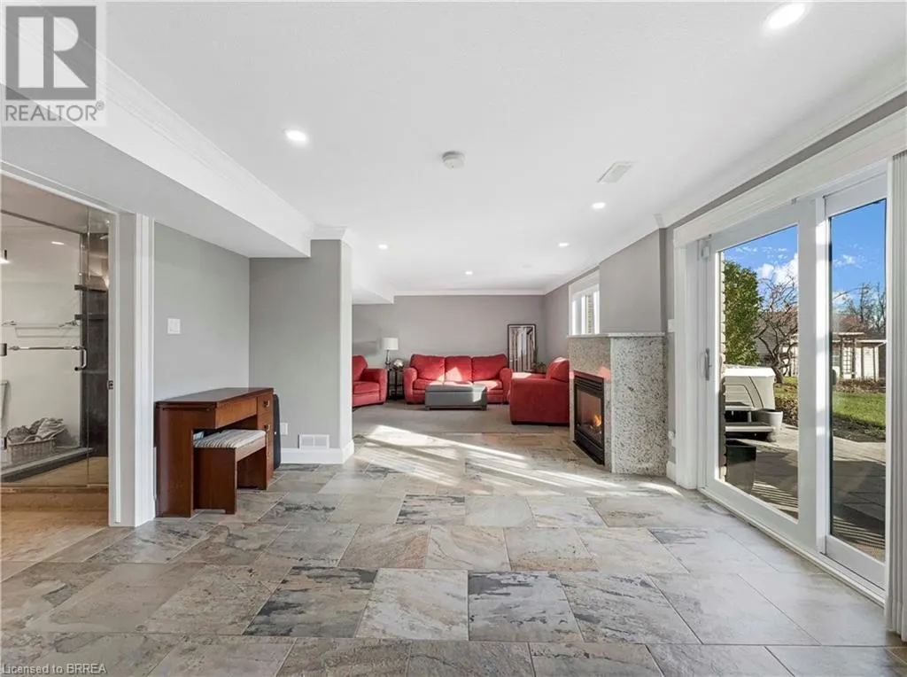 25 BRADBURY Crescent