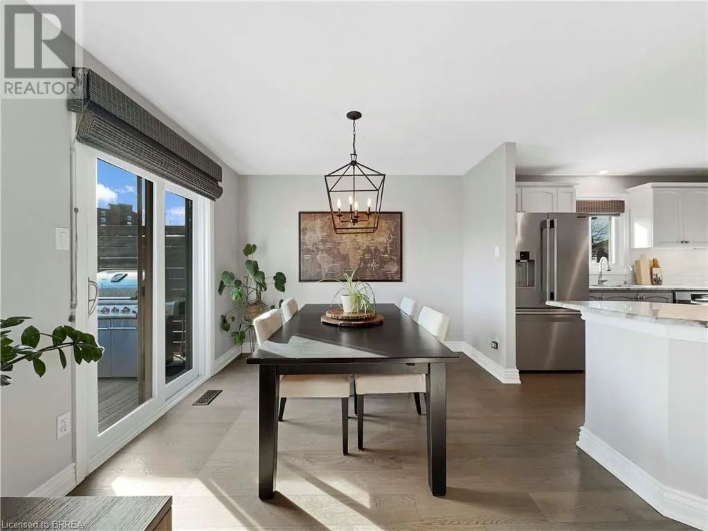 25 BRADBURY Crescent