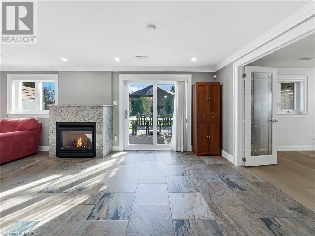 25 BRADBURY Crescent
