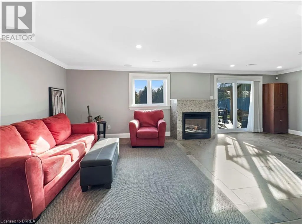 25 BRADBURY Crescent