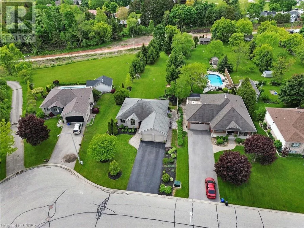 25 BRADBURY Crescent