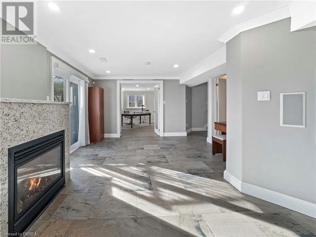 25 BRADBURY Crescent