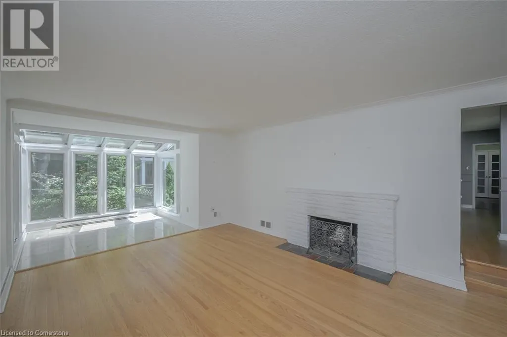 374 SPRUCE Street