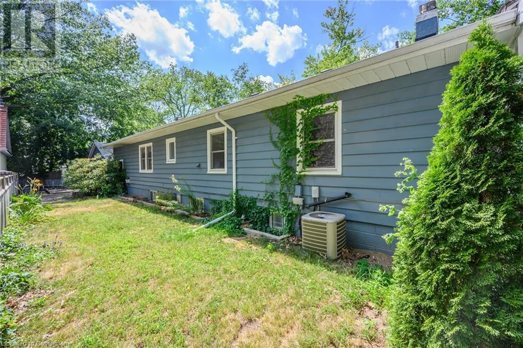 374 SPRUCE Street