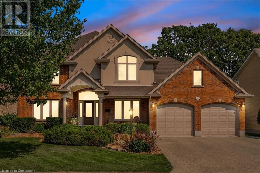 572 FALCONRIDGE Crescent