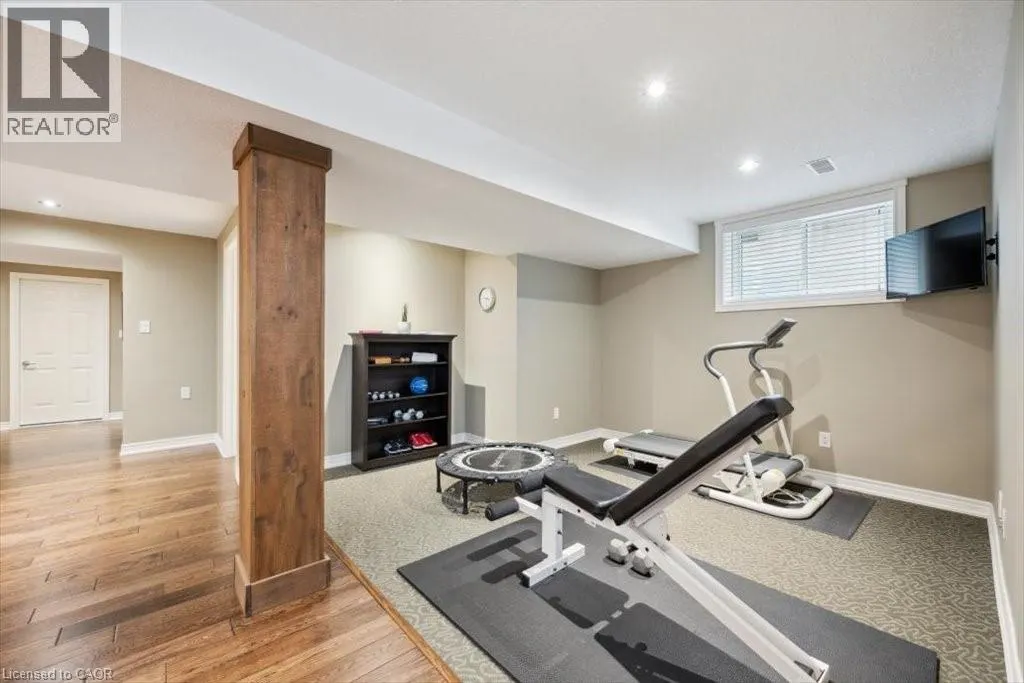 572 FALCONRIDGE Crescent